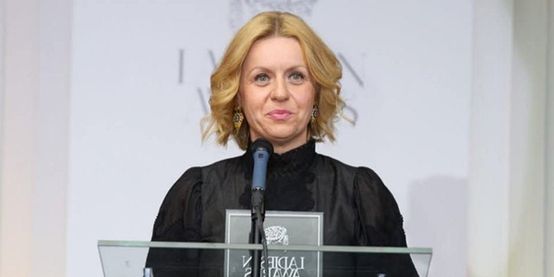 Kolegica sa nagradom na eventu