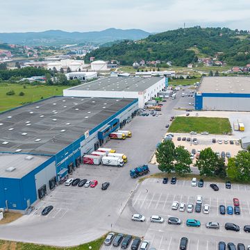 Parking ispred Distribucijskog centra