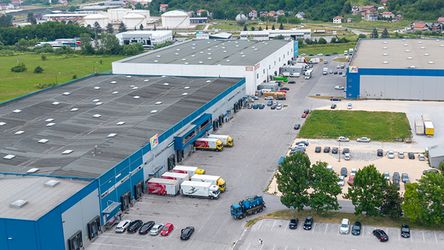 Parking ispred Distribucijskog centra